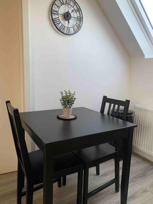 5Minuten Von Der City Entfernte Wohnung Mit Parkpl บีเลอเฟล์ด ภายนอก รูปภาพ